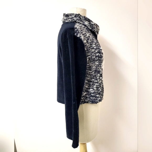 Cozy Cute Teddy Bear Sweater Black Cream - Picture 4 of 6